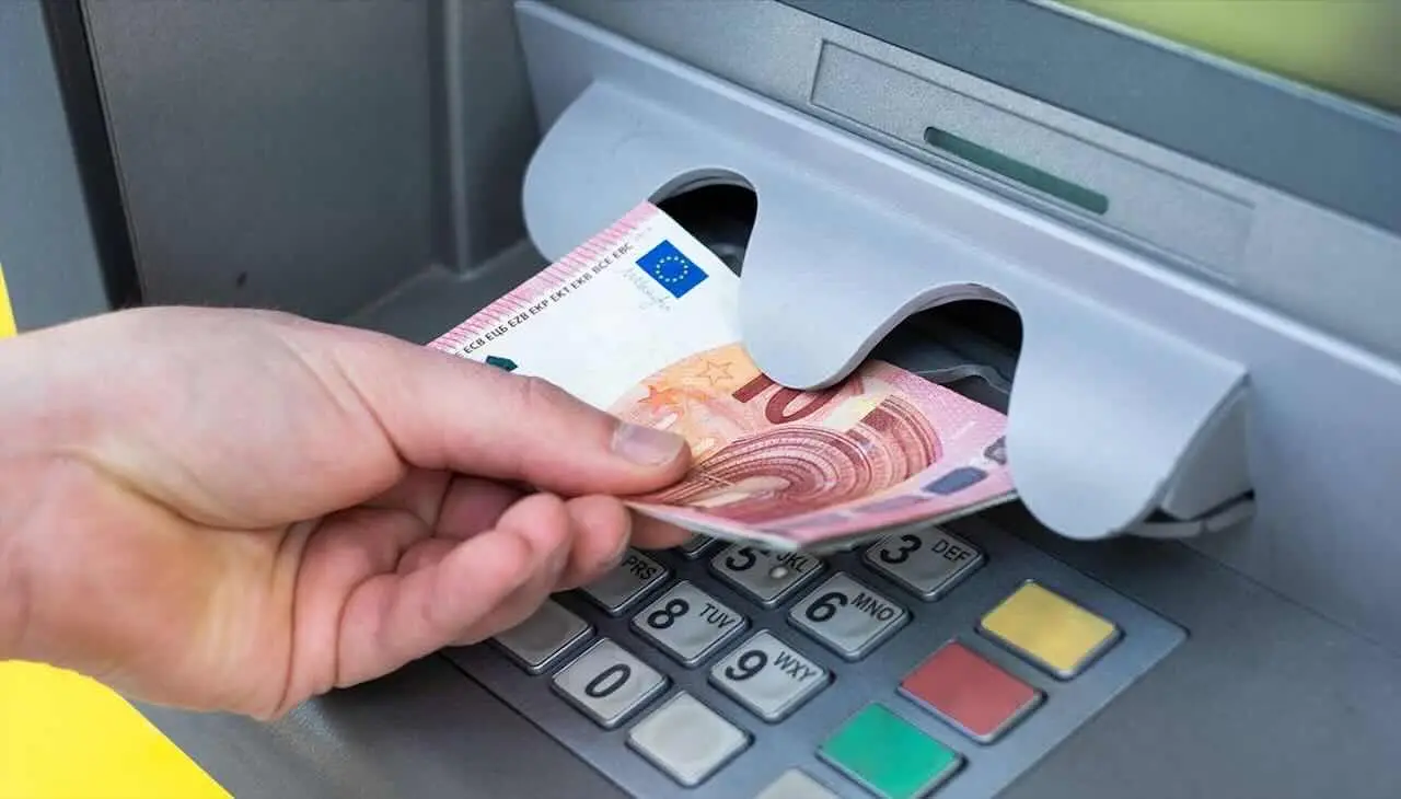 Nuove regole sui prelievi Bancomat: cosa cambia dal 15 giugno Nuove regole sui prelievi Bancomat: cosa cambia dal 15 giugno