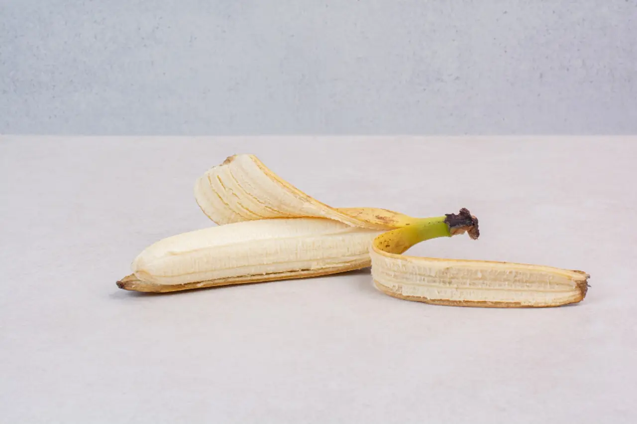 Come usare le bucce di banana per far fiorire le piante Come usare le bucce di banana per far fiorire le piante