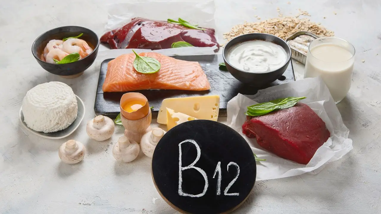 Come riconoscere una carenza di vitamina B12: i campanelli d’allarme spesso ignorati Come riconoscere una carenza di vitamina B12: i campanelli d’allarme spesso ignorati