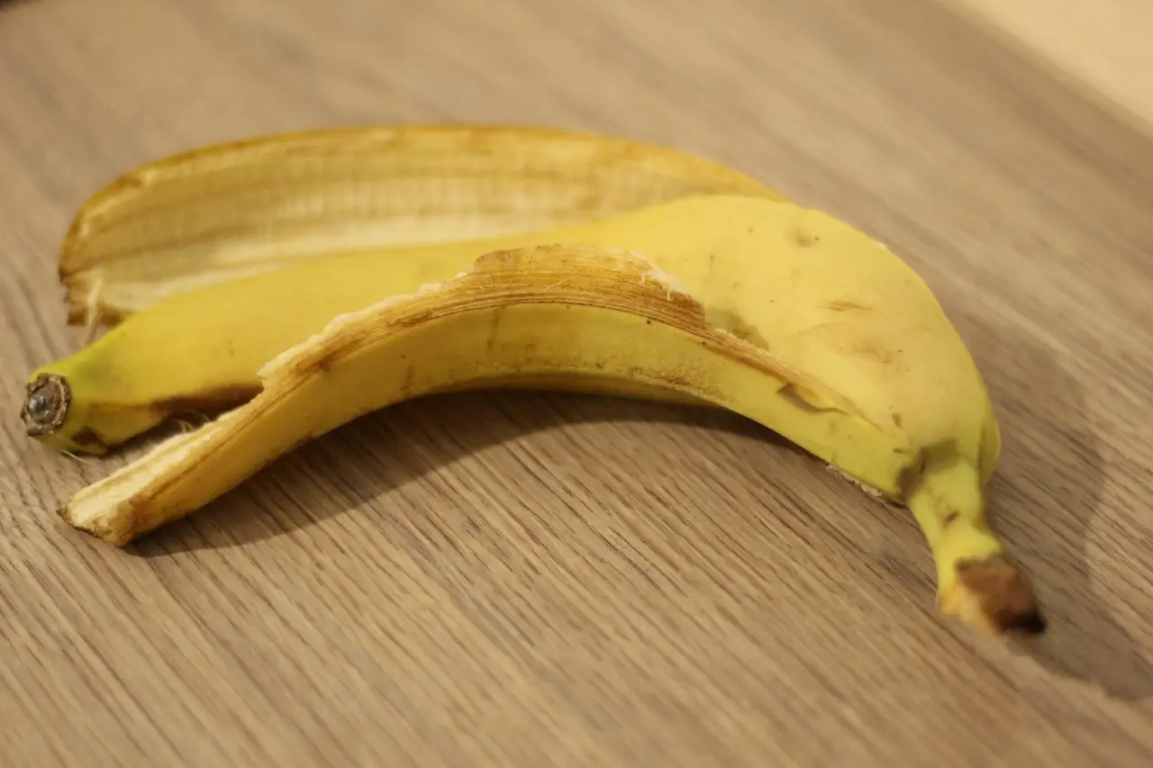 Come usare le bucce di banana per far fiorire le piante Come usare le bucce di banana per far fiorire le piante